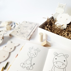 GIFT BOX KIDS ☼ COLORING & BATH in GREY en internet