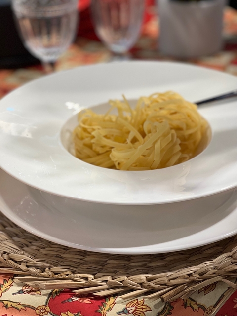 Plato de pasta de porcelana