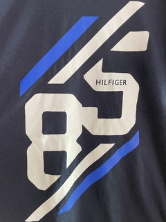 Camiseta Menino Tommy Hilfiger Azul Marinho - TH405 - Tamanho 16 - 18 anos - comprar online