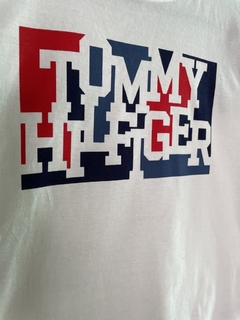 Camiseta Manga Longa Tommy Hilfiger Branca - TH528 - Tamanho 18 meses na internet