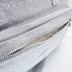 Imagem do Kipling Bolsa para fraldas metálica Alanna Printed Grey