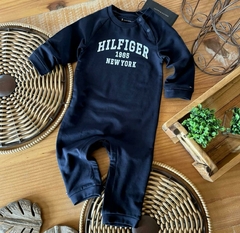 Macacão Tommy Hilfiger Malha Azul Marinho- TH950- Tamanho 6 - 9 meses