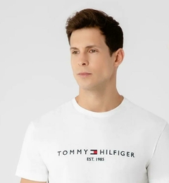 Camiseta Tommy Hilfiger Branca Logo - TH987 - Tamanho P