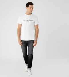 Camiseta Tommy Hilfiger Branca Logo - TH987 - Tamanho P - comprar online