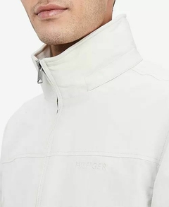 Jaqueta Lightweight Waterproof Tommy Hilfiger Silver Birch - TH7076 - Tamanho G na internet