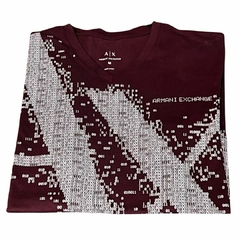 Camiseta Masculina Armani Exchange Gola V Vinho - Tamanho M