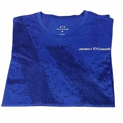 Camiseta Masculina Armani Exchange Gola V Azul Bic - Tamanho M