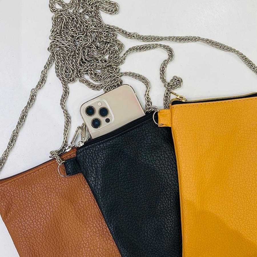 Cartera con correa de cadena new arrivals