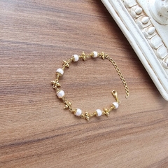 Imagem do Pulseira Pérolas Intercaladas com Dupla de bolinhas Banho Ouro 18K