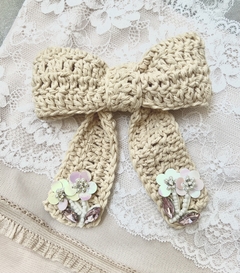 Moño con hebilla tejido crochet