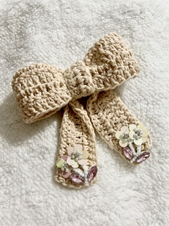 Moño con hebilla tejido crochet - Florencia Casarsa