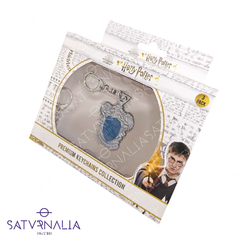 Premium Keychains Collection - Llaveros Hogwarts House + 2 varitas - HARRY POTTER OFICIAL - Saturnalia