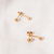 Topos-dobles-en-plata-no-alergia-dorado-aretes-colombia-retro-accesorios-like-mejuri-earrings-you-don't-need-piercing-falsos-para-la-oreja-without-piercings-que-no-den-alergia