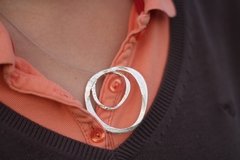 Collar Argolla doble Moebius (C205) - tienda online