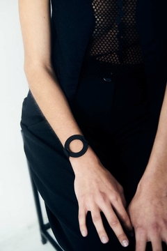 Brazalete Mies Circle - Total Black en internet