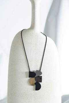 Collar Sophie's Vision Vertical - Plata/Negro/Oro/Peltre
