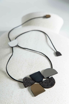 Collar Sophie's Vision Horizontal - Plata/Negro/Oro/Peltre - comprar online