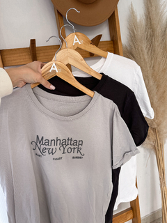 Remera bordada Manhattan - tienda online