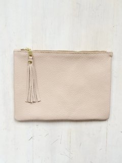 Sobre de cuero Pompon - MIKAI BAGS - Carteras y accesorios de cuero