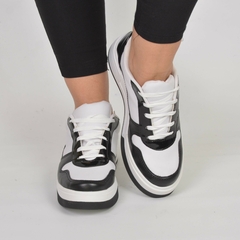 Sneakers Blanco con Puntera Negra