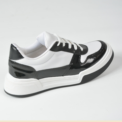 Imagen de Sneakers Blanco con Puntera Charol Negro