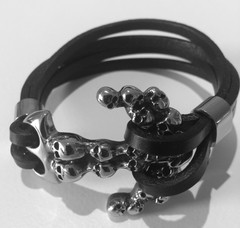 *Pulsera Ancla de Calaveras & Cuero - comprar online