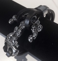 *Pulsera Ancla de Calaveras & Cuero en internet