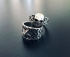 Anillo CINTA CELTA CALAVERA