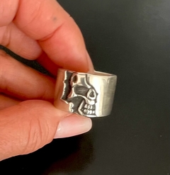 Anillo HALF SKULL