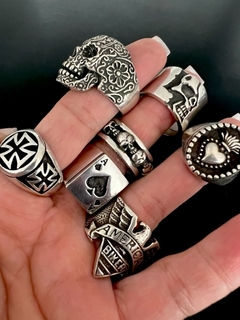 Imagen de Anillo HALF SKULL