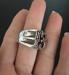 Anillo Trece en internet