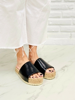 Sandalia Gena Strip Black - comprar online