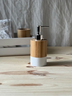 Dispenser de Bamboo Con Base Blanca