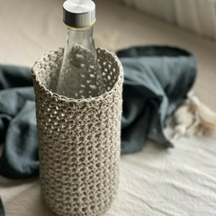 Portabotella Olivia Crochet Cemento