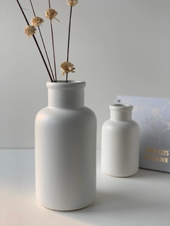 Florero Almendra Blanco de Ceramica Alto - comprar online