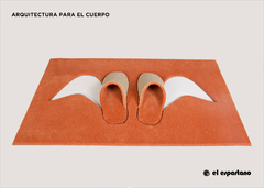 Pantuflas "Arquitectura para el Cuerpo" en internet