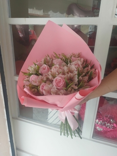 Buquê de 20 Rosas Cor de Rosa - comprar online