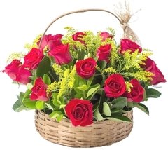 Cesta com 15 Rosas Vermelhas - comprar online