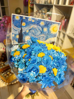 Buquê Noite Estrelada de Van Gogh - Floricultura Flores da Ilha