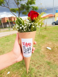 Cone Amor de Rosa Vermelha