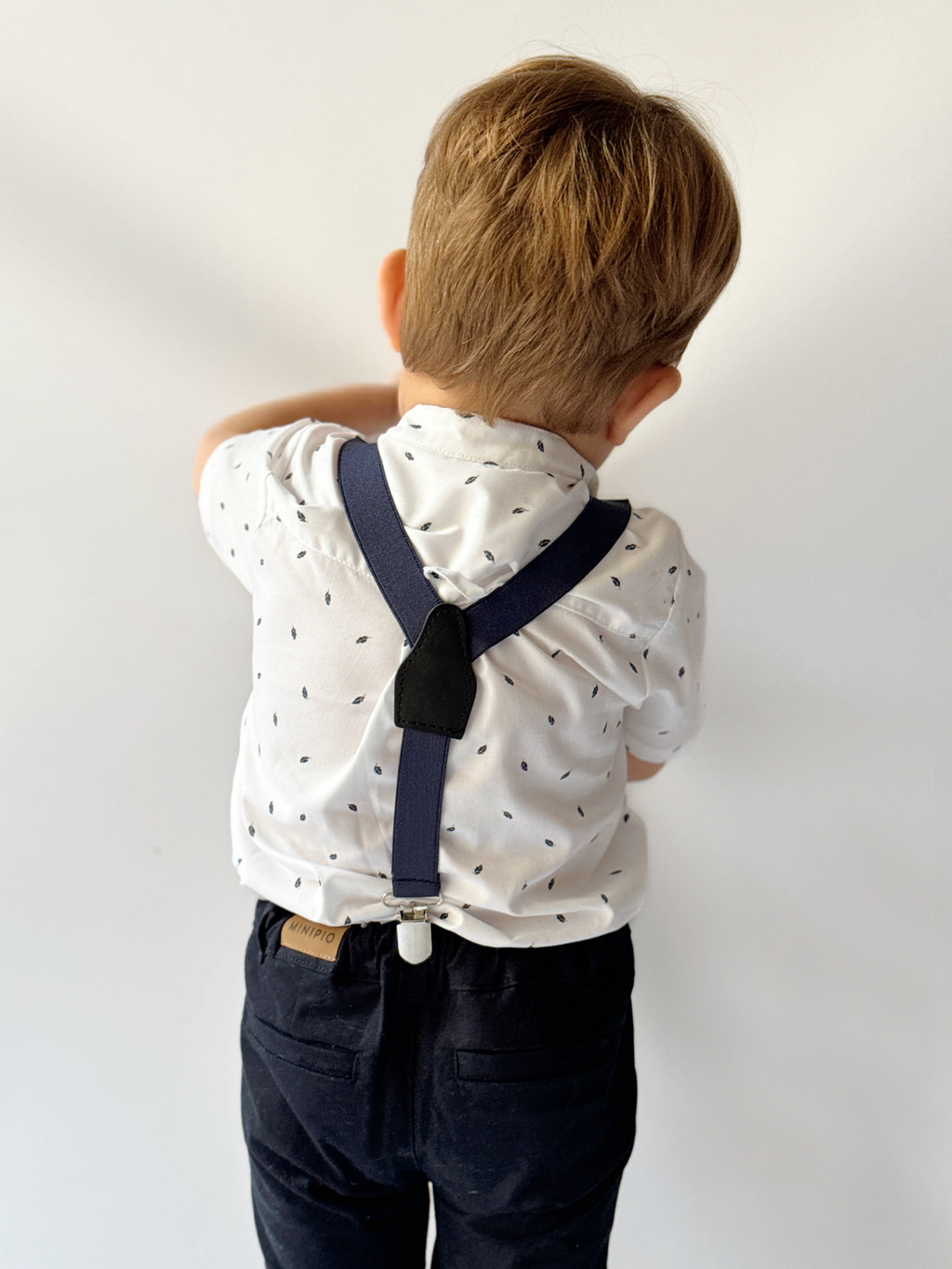 Trajes para niños con tiradores hotsell