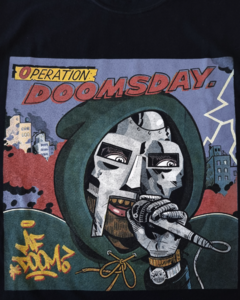 Remera BOXY FIT TOUR Doomsday en internet