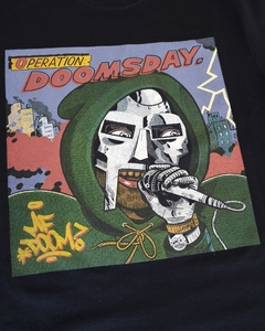 Remera Oversized Tour Operation Doomsday en internet