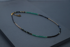 Imagen de Art.2321 Set de tres collares en combinación Colette gold verde Ingles.