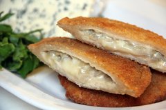 Milanesas de soja rellenas de roquefort y nueces. (2u) - comprar online