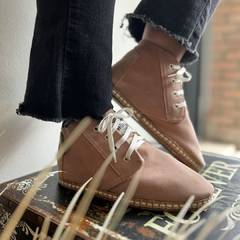 BOOT YUTE 2274 GAMUZA ROSA en internet