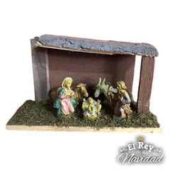 Pesebre con Cabaña 25x15cm, incluye 5 figuras de 8cm