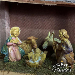 Pesebre con Cabaña 25x15cm, incluye 5 figuras de 8cm en internet