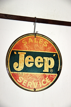 AO-008 jeep logo redondo