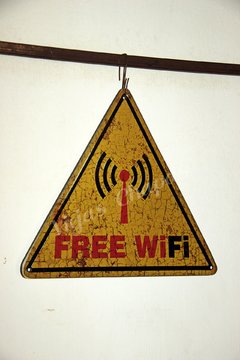 ZW-007 Triángulo Free Wifi